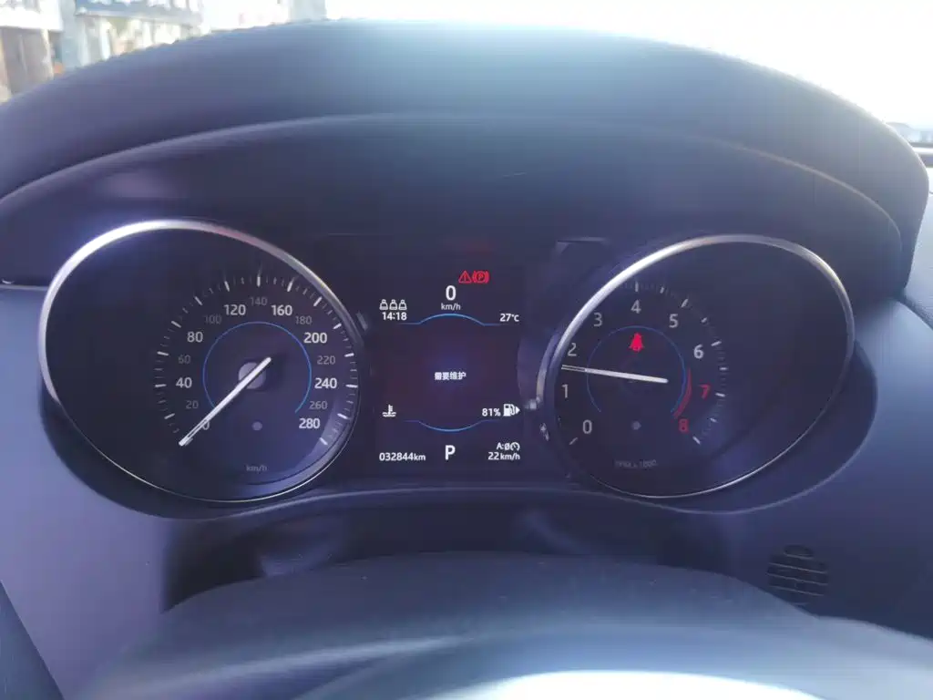 Jaguar F-PACE — миниатюра 12
