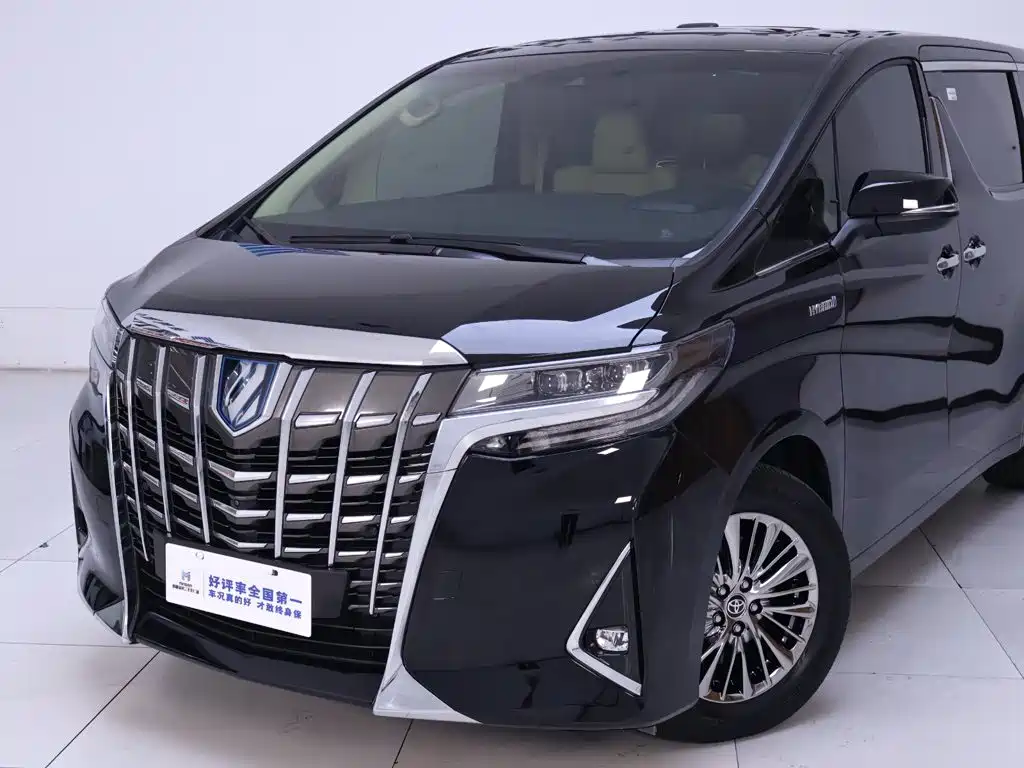 Toyota Alphard — миниатюра 3