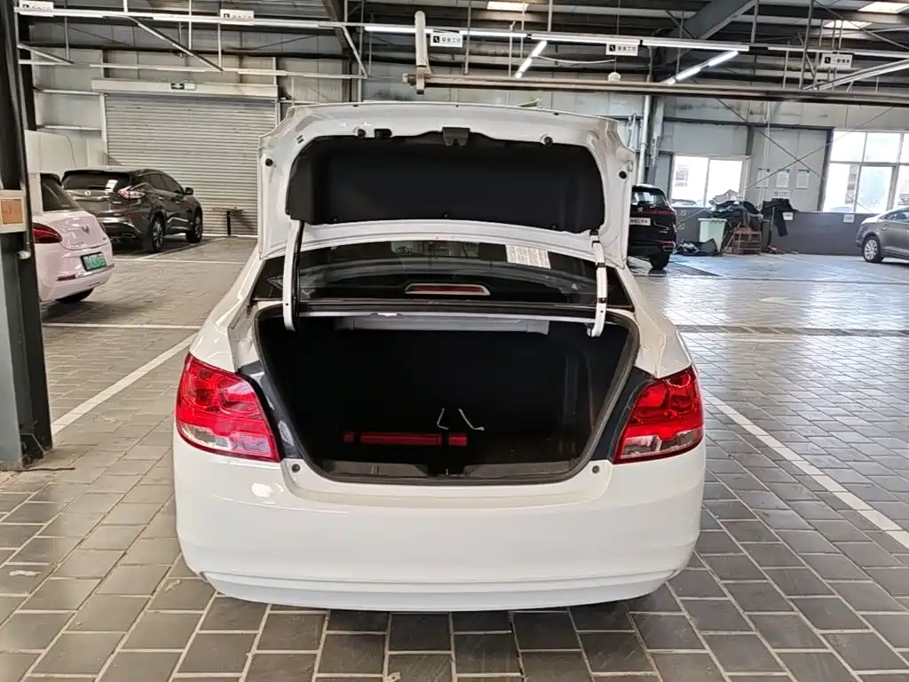 Chevrolet Sail — миниатюра 19
