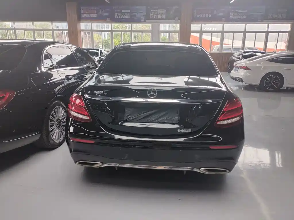 Mercedes-Benz E-Class — миниатюра 10