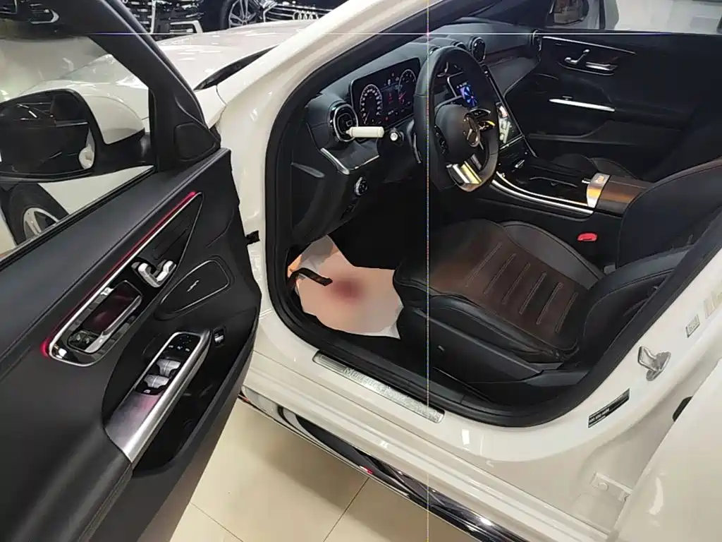 Mercedes-Benz C-Class — миниатюра 16