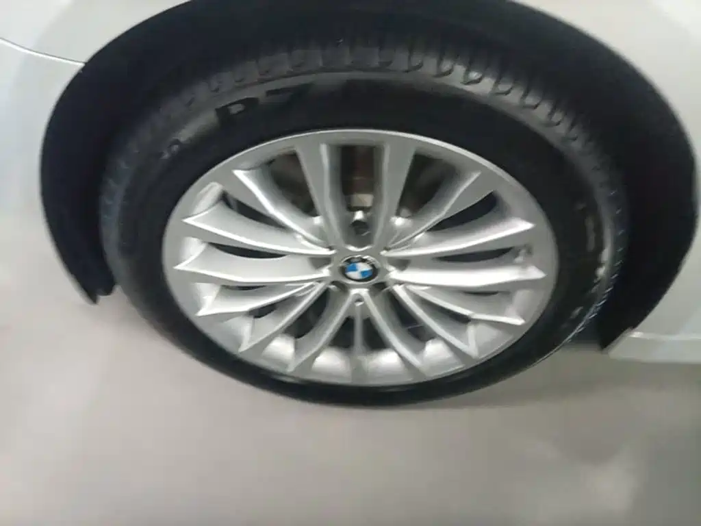 BMW 5 Series — миниатюра 23