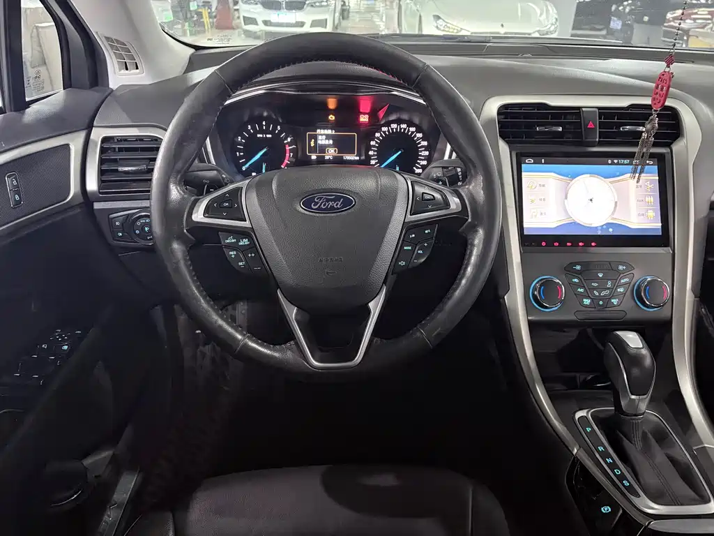 Ford Mondeo — миниатюра 6