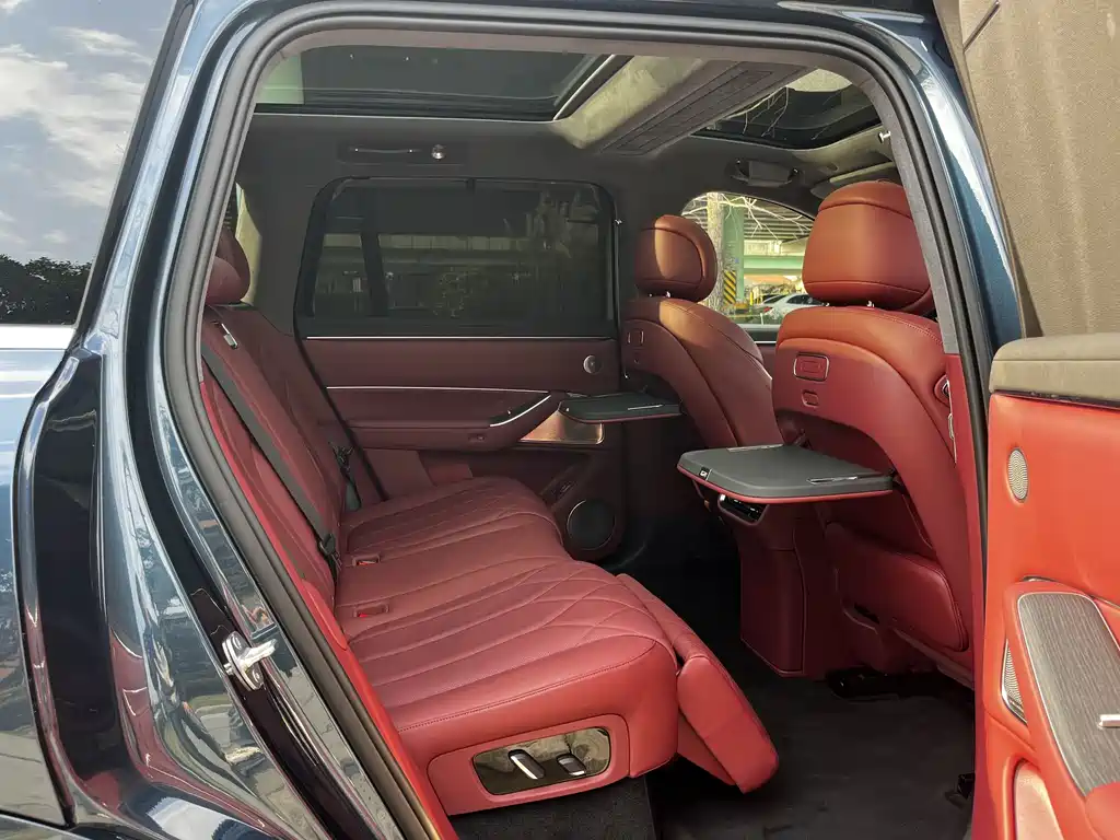 AITO ASK THE WORLD M8