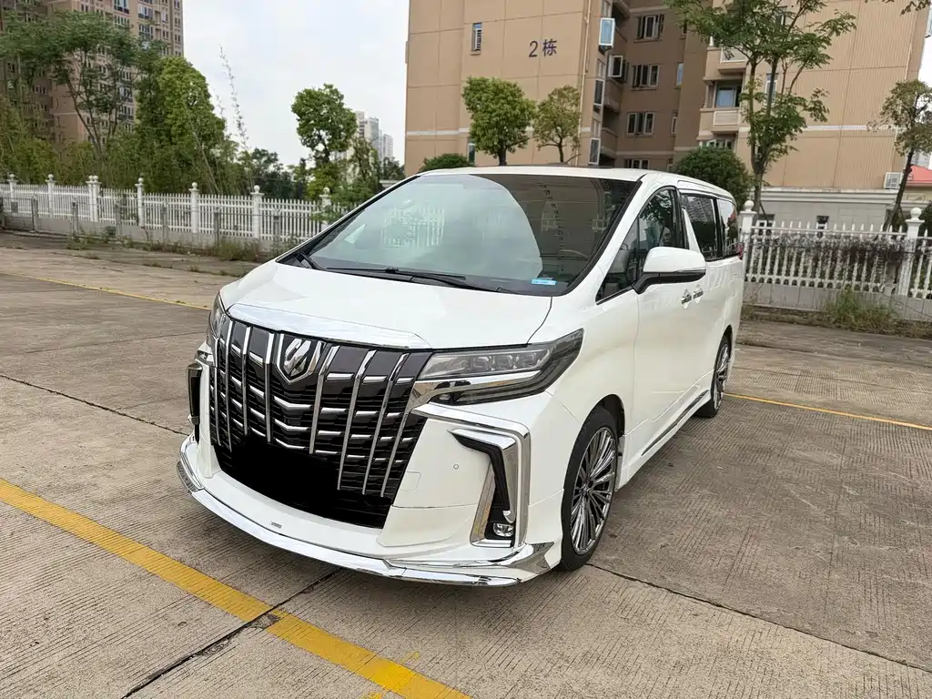 Купить Toyota Alphard