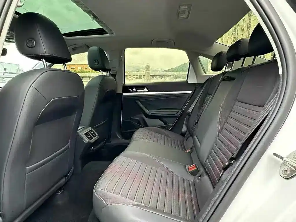 Volkswagen Lavida — миниатюра 5