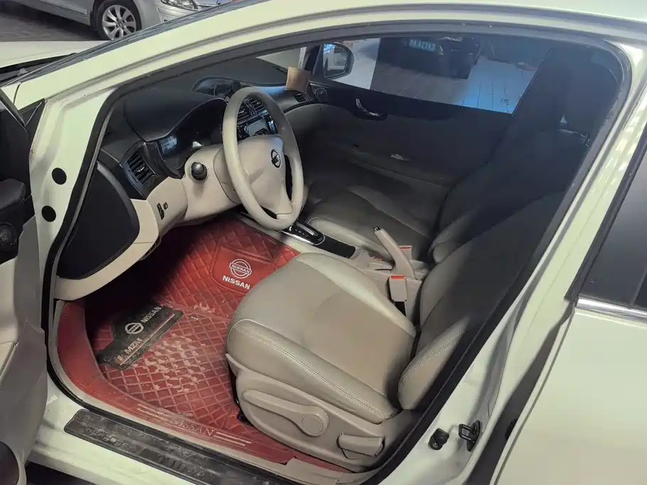 Nissan Tiida — миниатюра 9