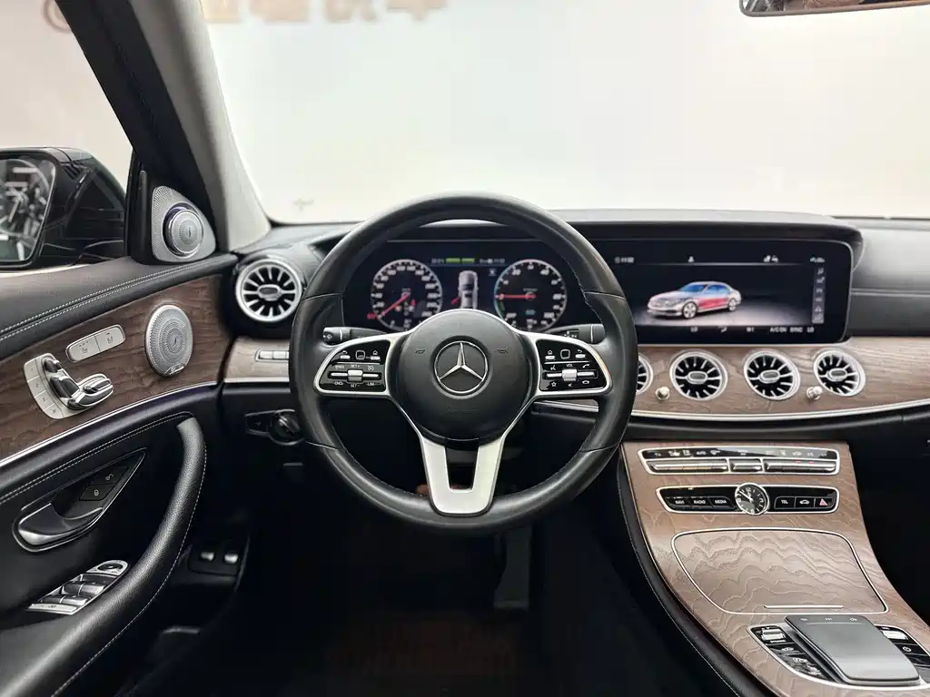 Mercedes-Benz E-Class New Energy — миниатюра 8
