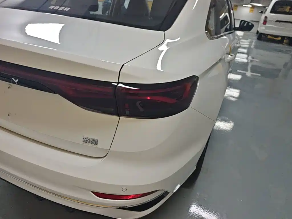 Geely Emgrand — миниатюра 8