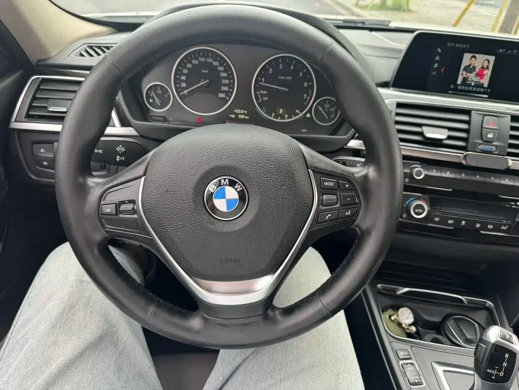 BMW 3 Series — миниатюра 4