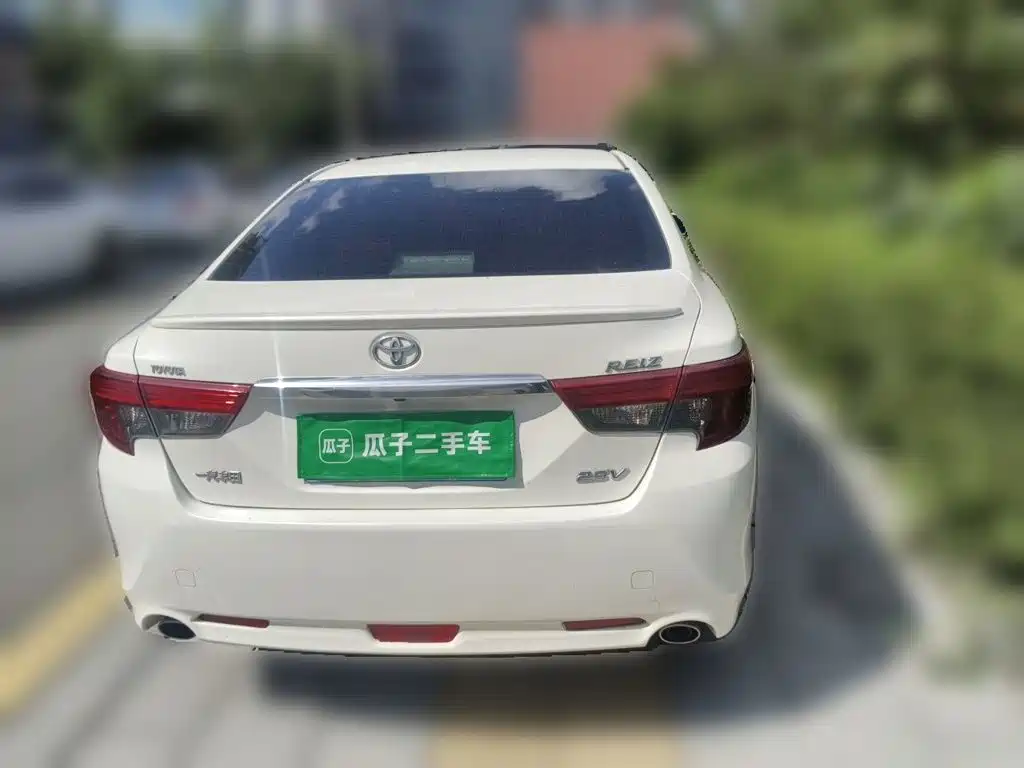 Toyota Reiz — миниатюра 3