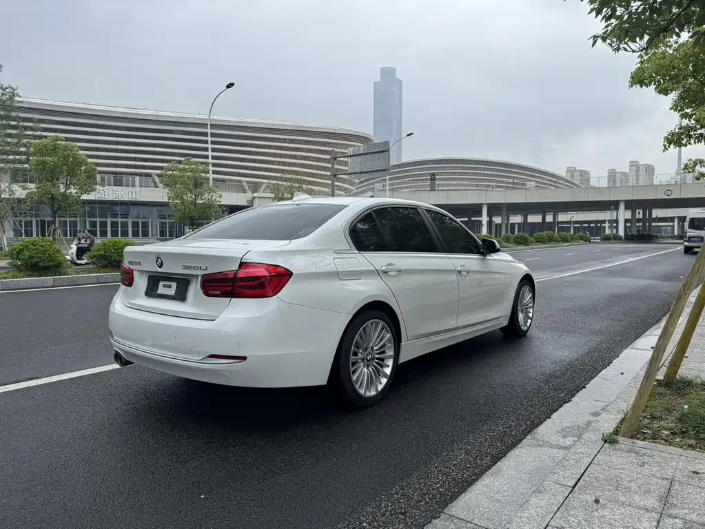 BMW 3 Series — миниатюра 23