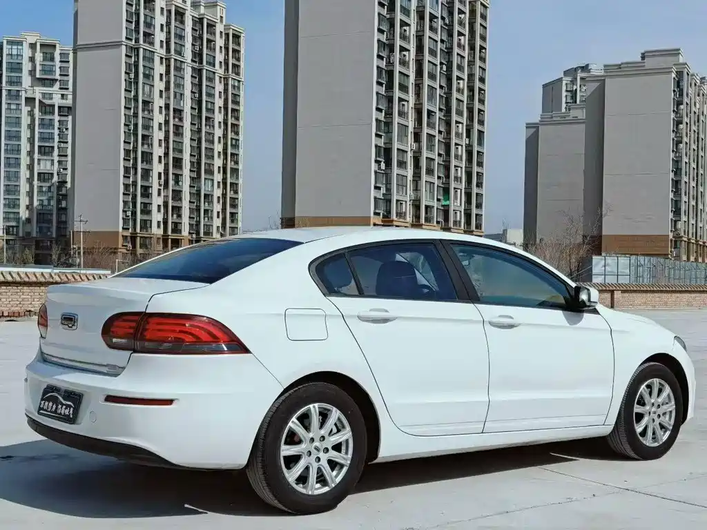 Qoros Qoros 3 — миниатюра 9