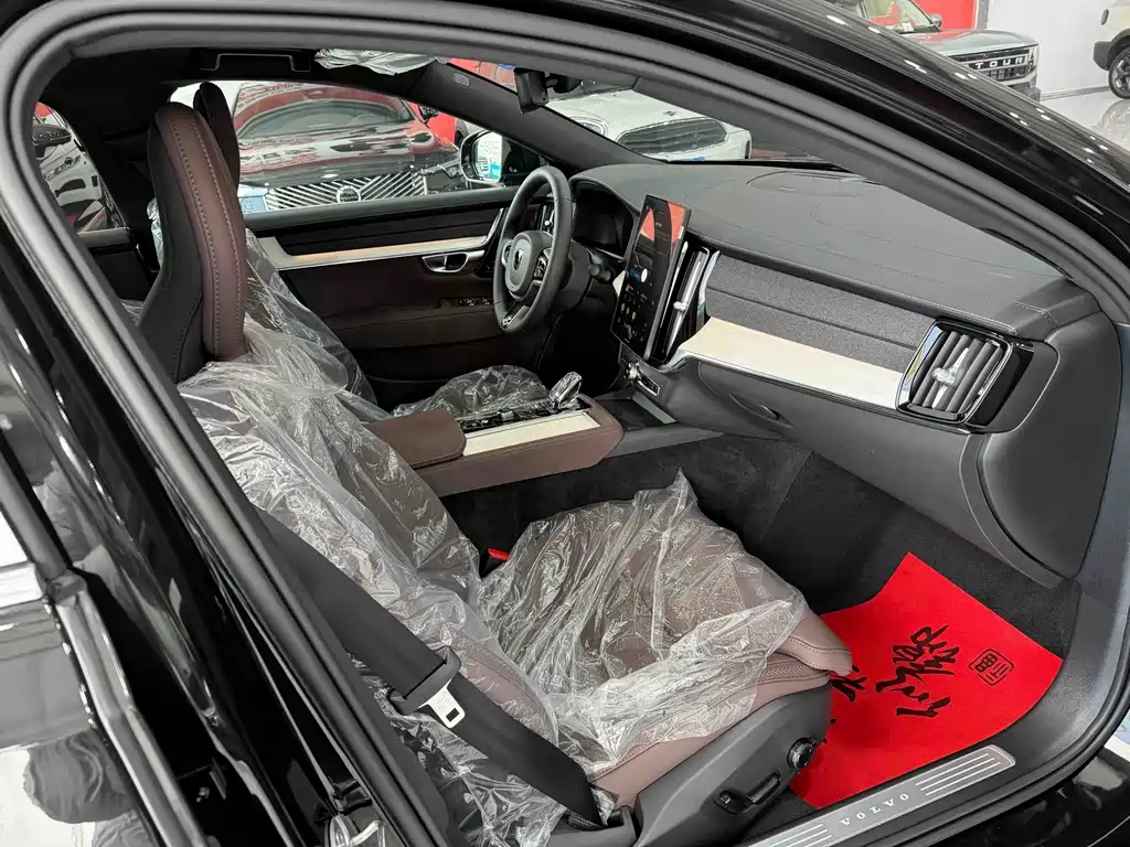 Volvo S90 — миниатюра 14