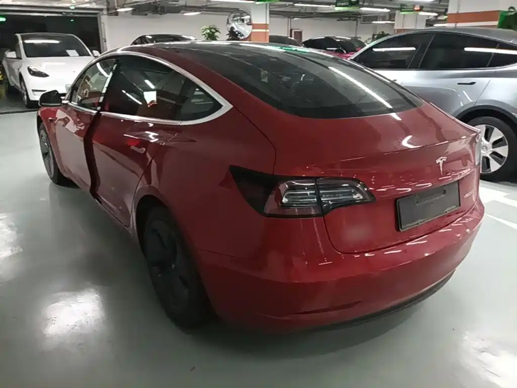 Tesla Model 3 — миниатюра 5