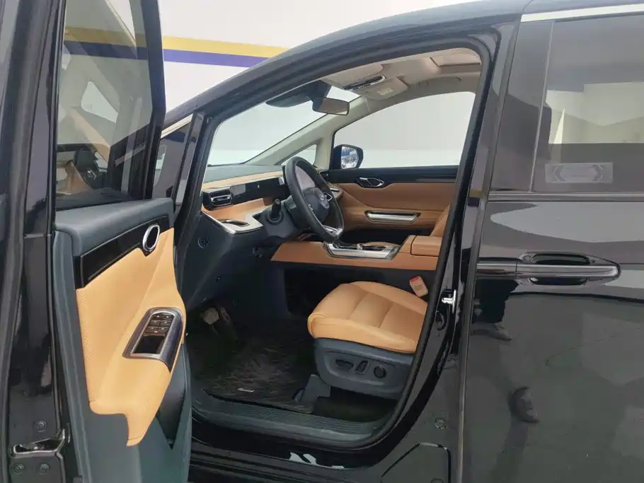GAC Motor 传祺E8 PHEV — миниатюра 9