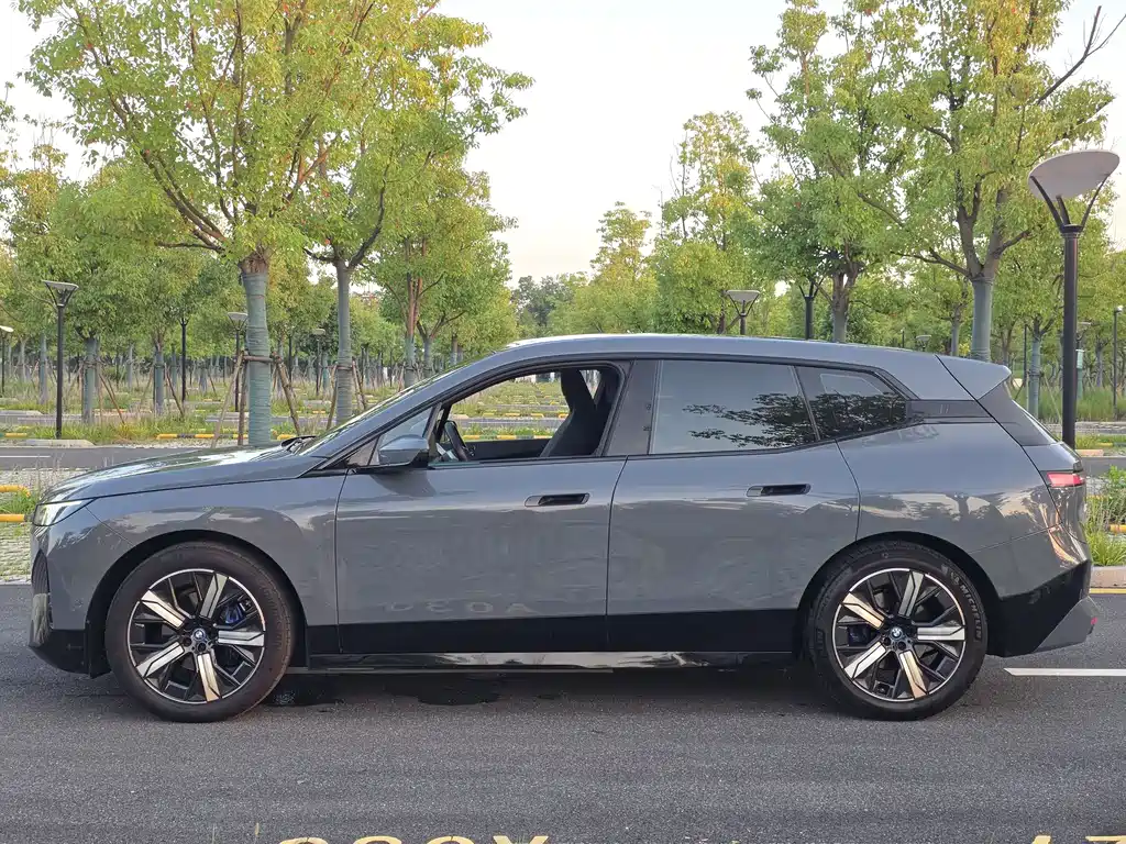 BMW iX 2022 xDrive40