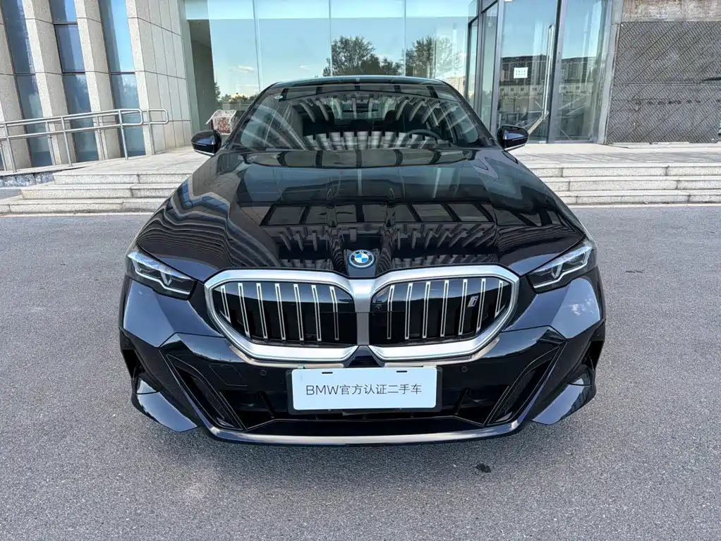 BMW i5 — миниатюра 2