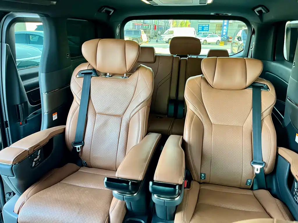Toyota Vellfire — миниатюра 10