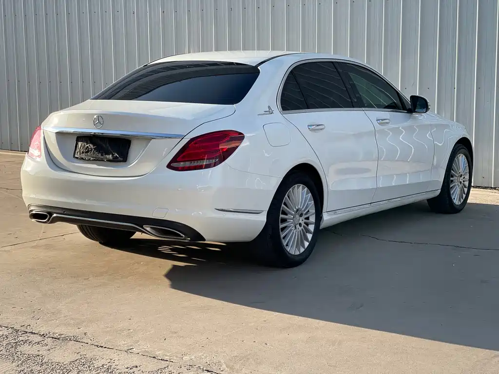 Mercedes-Benz C-Class — миниатюра 8