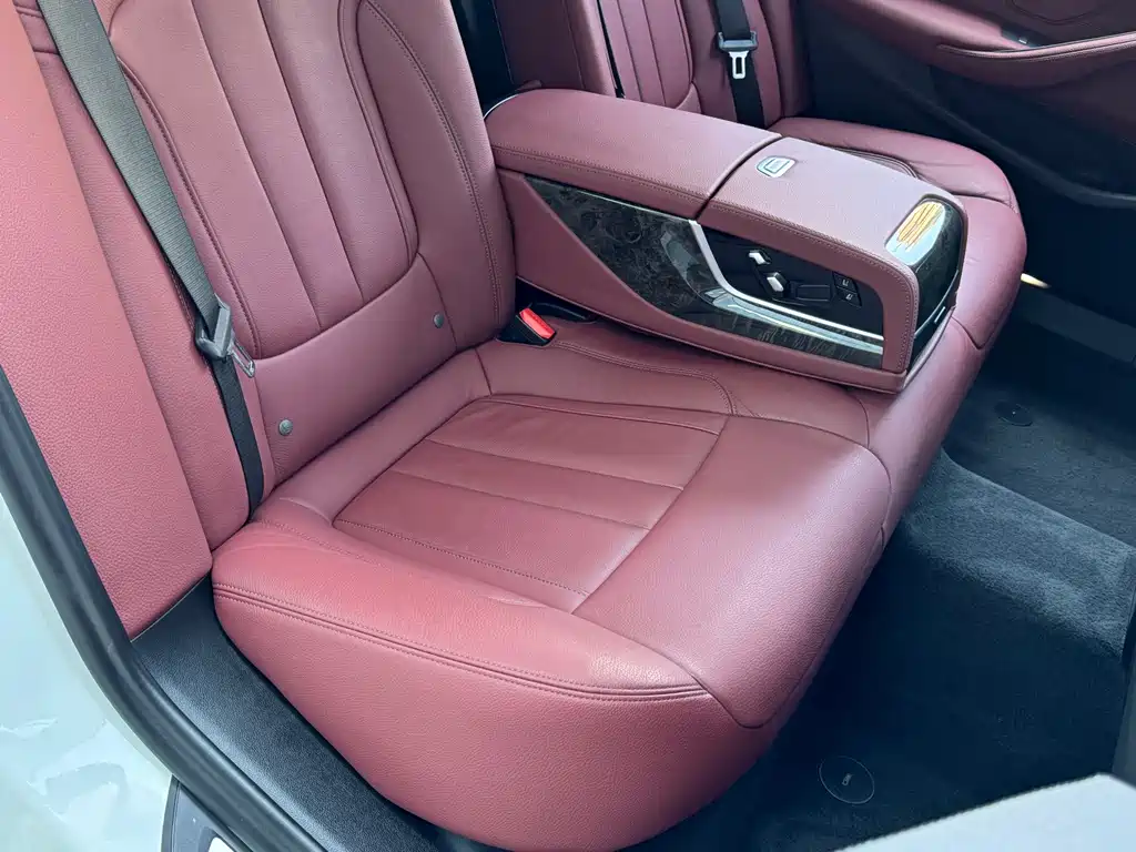 BMW 5 Series — миниатюра 14