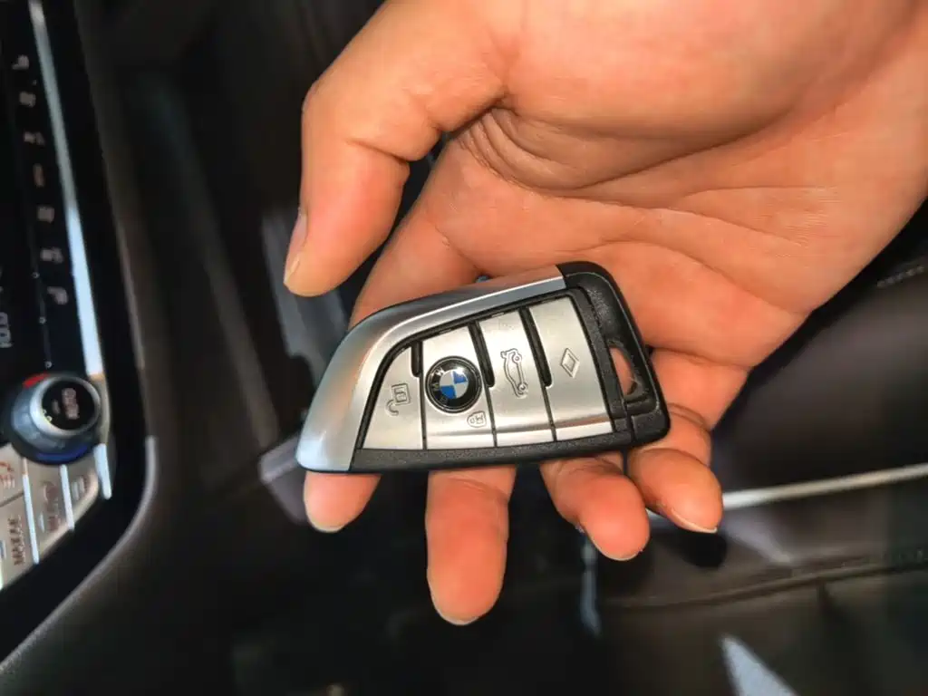 BMW 5 Series — миниатюра 9