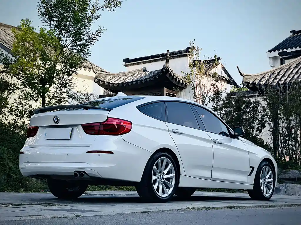 BMW 3 Series GT — миниатюра 6