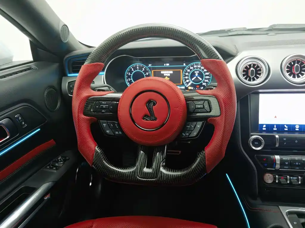 Ford Mustang — миниатюра 11