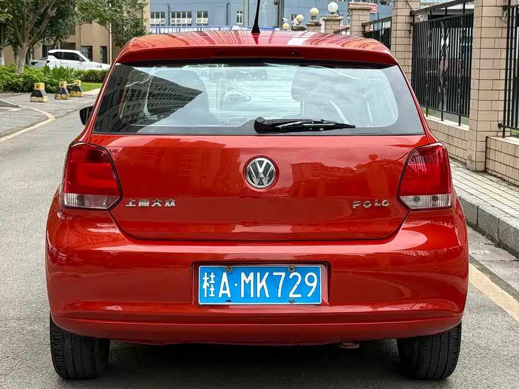 Volkswagen Polo 2011 1.4L AT