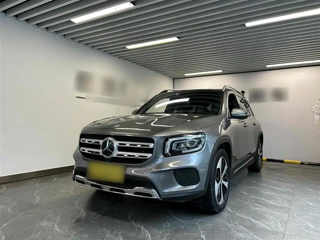 MERCEDES BENZ GLB