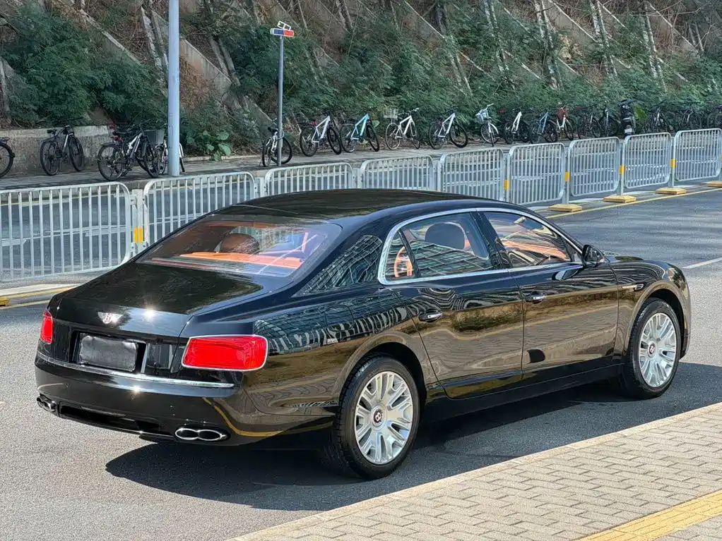 Bentley Flying Spur 2016 4.0T V8 Standard