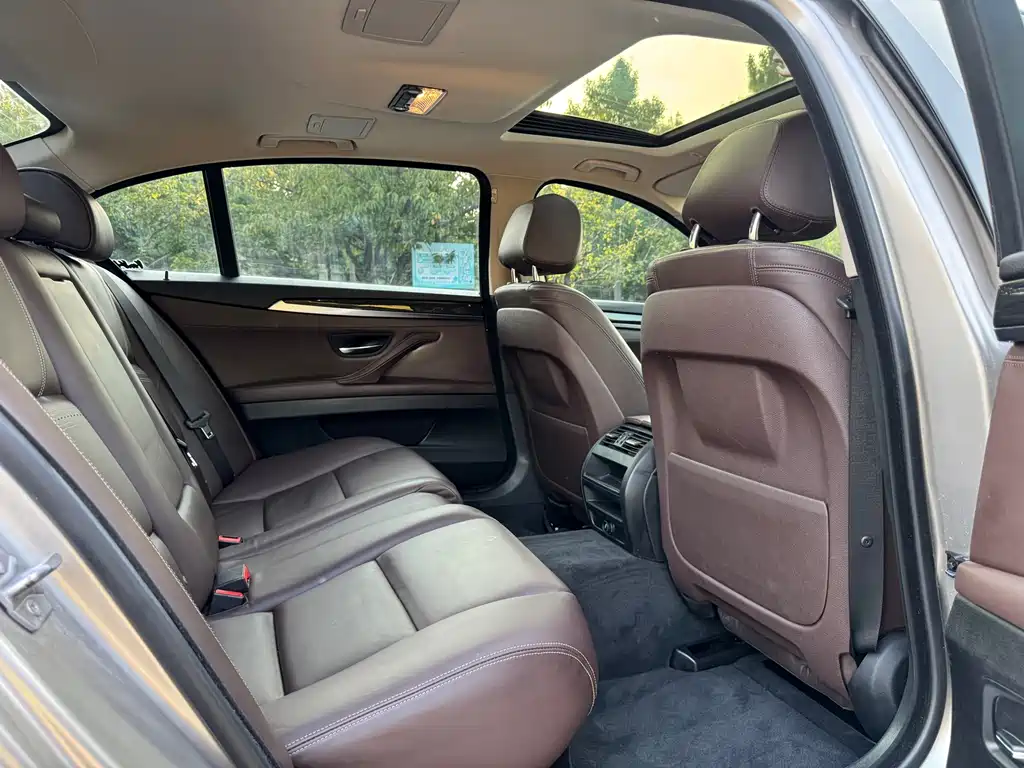 BMW 5 Series — миниатюра 20
