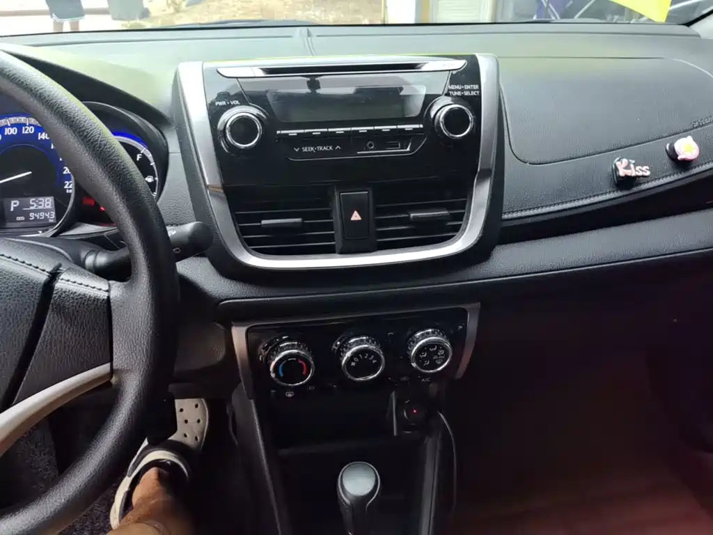 Toyota Yaris L — миниатюра 13