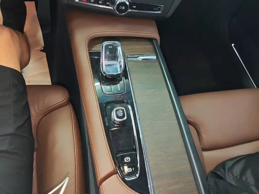 Volvo S90 — миниатюра 14