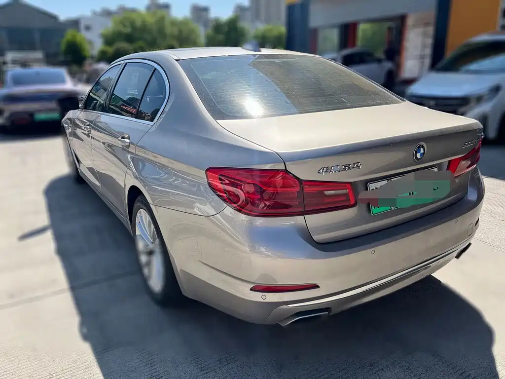 BMW 5 Series New Energy — миниатюра 12