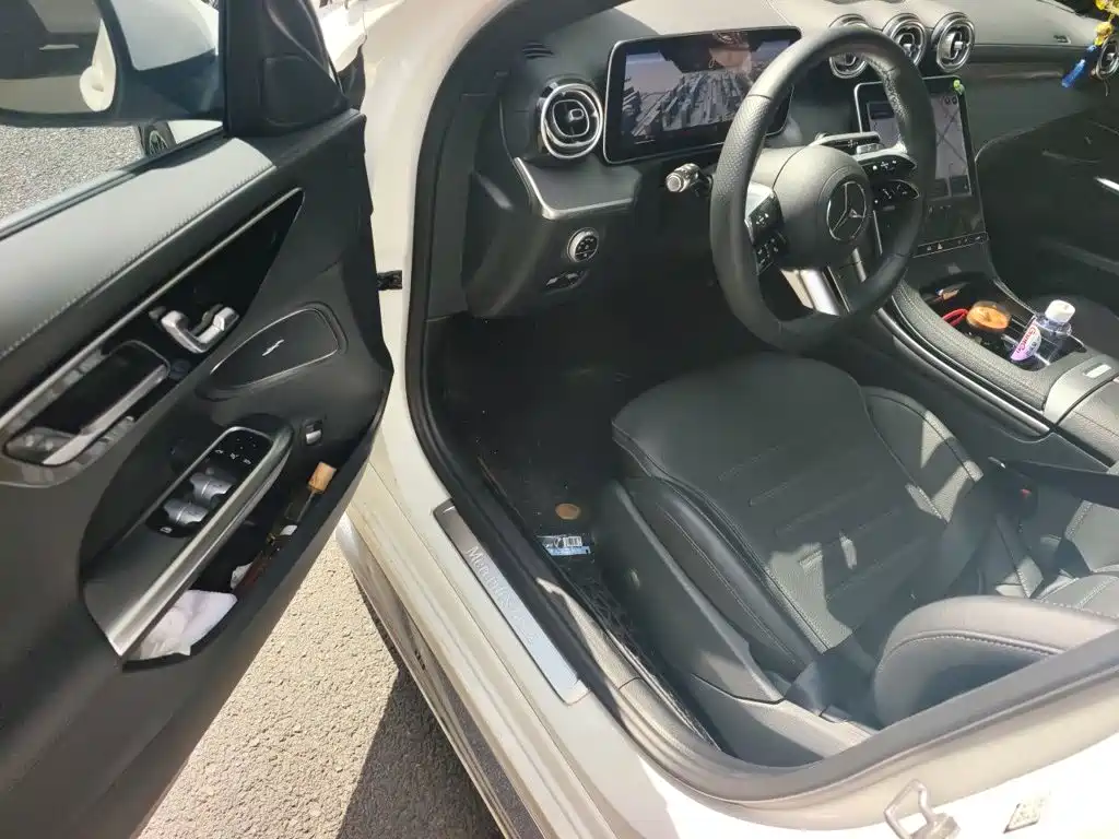 Mercedes-Benz C-Class — миниатюра 12