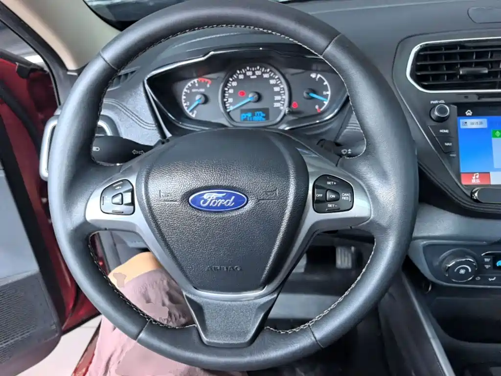 Ford Escort — миниатюра 11
