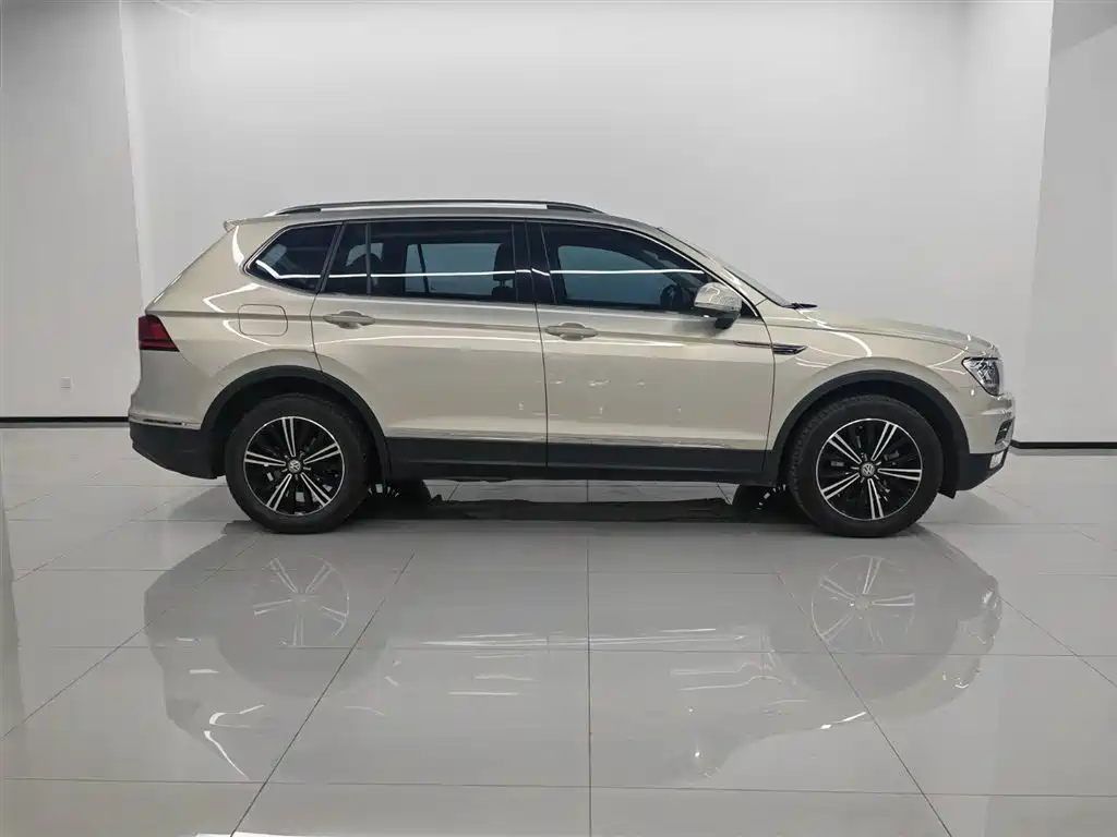 Volkswagen Tiguan L — миниатюра 3