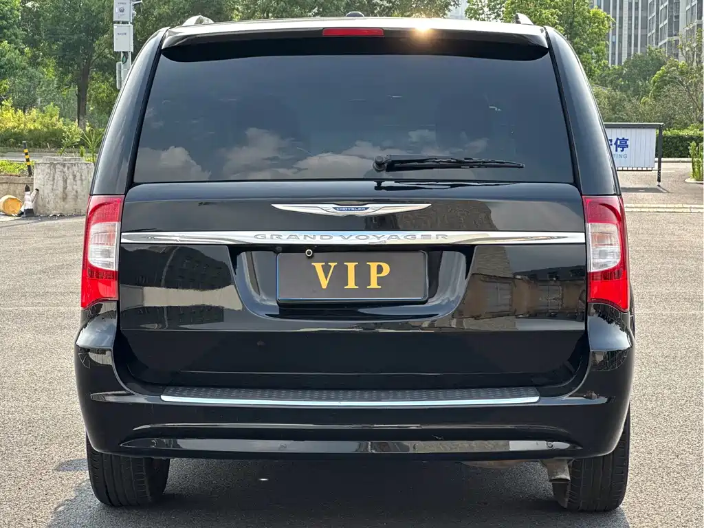 Chrysler Grand Voyager (Import) — миниатюра 8
