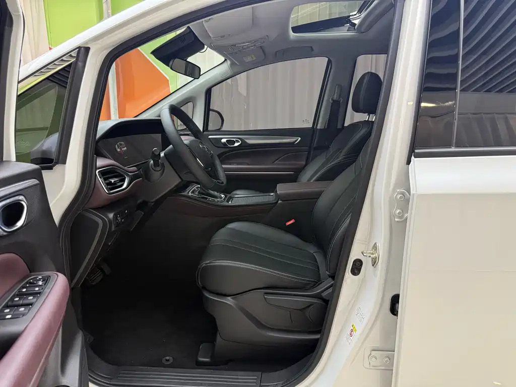 GAC Motor Trumpchi M6 — миниатюра 7