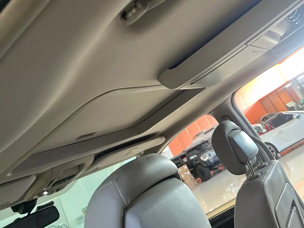 Chrysler Grand Voyager (Import) — миниатюра 13