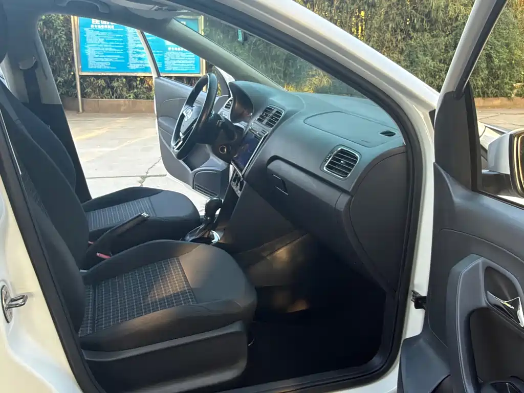 Volkswagen Polo — миниатюра 16
