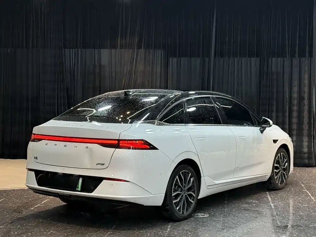 XPeng P5 — миниатюра 11