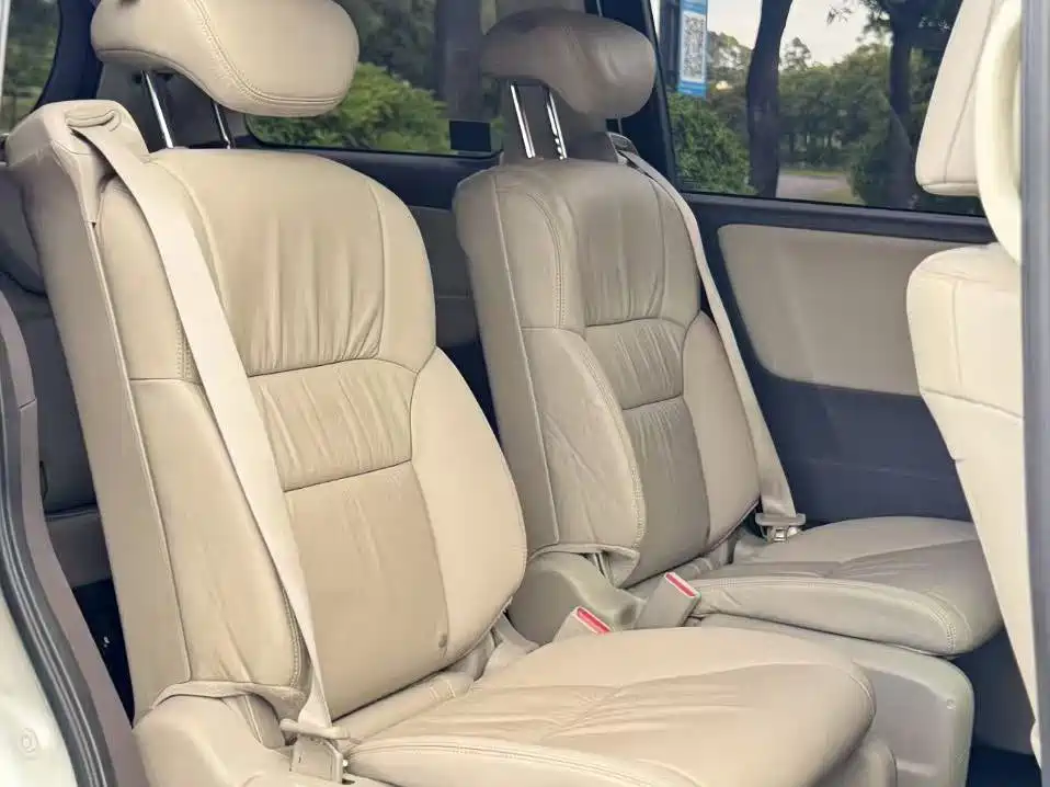 Honda Odyssey 2.4L Luxury Edition, фото 7