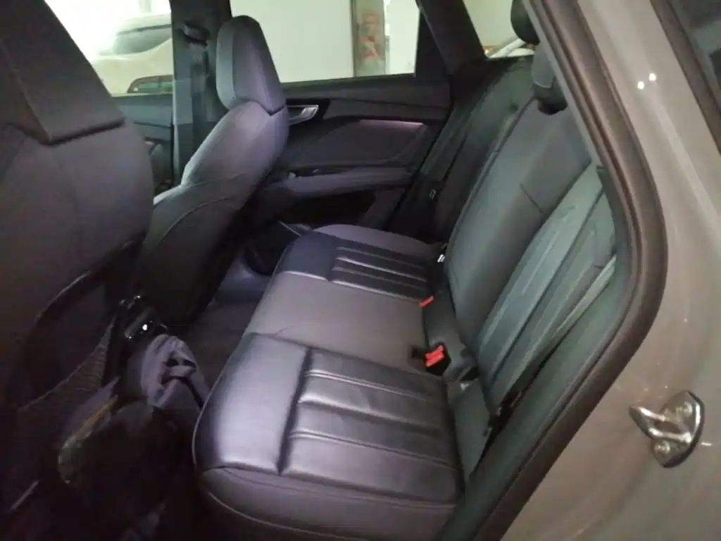 Audi Q4 e-tron — миниатюра 17