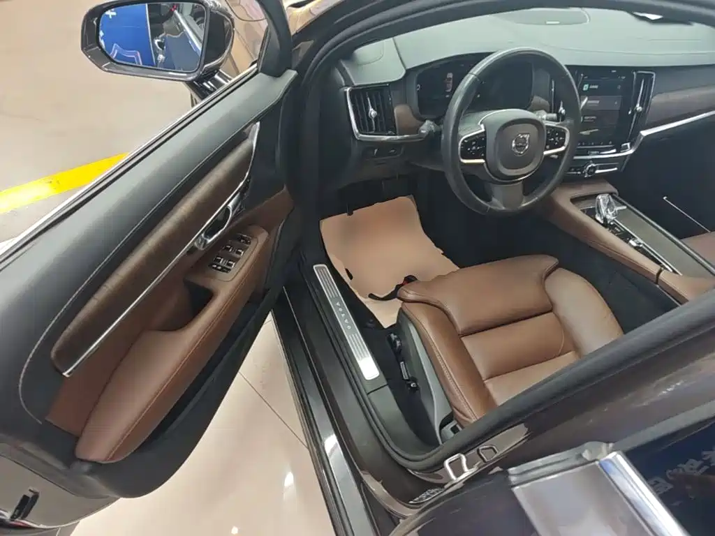 Volvo S90 — миниатюра 16