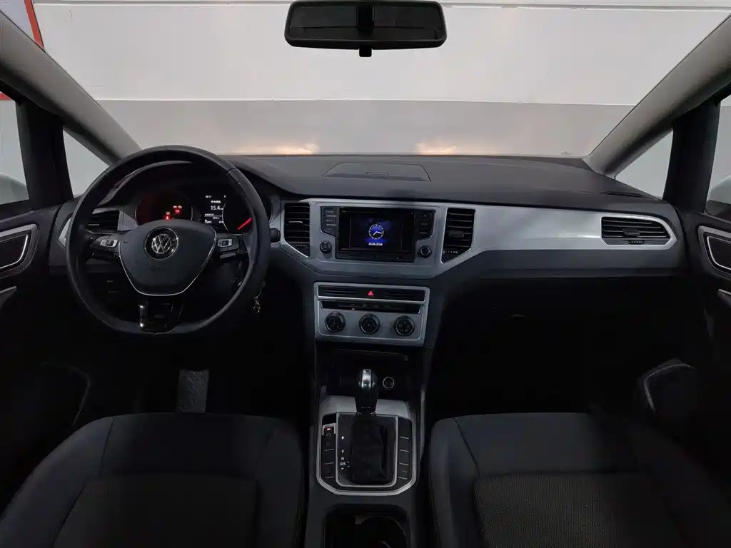 Volkswagen Golf · 2016 230TSI AT