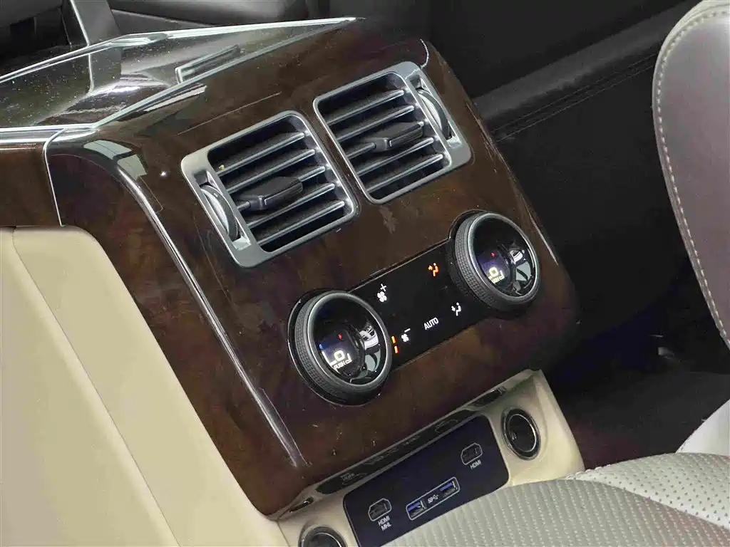 Land Rover Range Rover — миниатюра 13