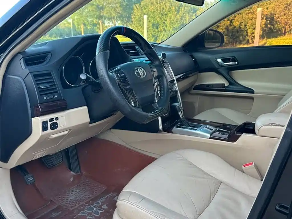 Toyota Reiz — миниатюра 8