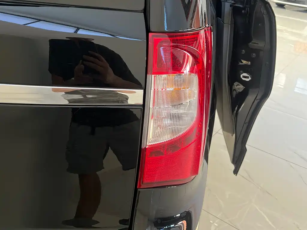 Chrysler Grand Voyager (Import) — миниатюра 16